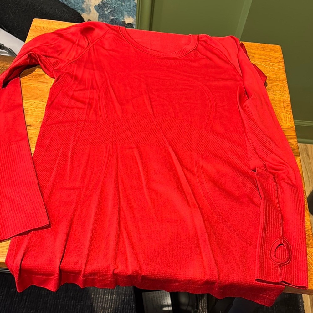 Lululemon long sleeve swiftly 12